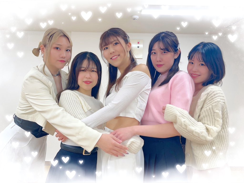 Patchwork808's tweet photo. 🌃ぱっちわーく419作目の投稿です！今回はLE SSERAFIMの『Perfect Night』です！  

親しい友人と楽しい夜を過ごす喜びと自由を歌ってる曲…かな😎
 
忘れられない夜に友人と共有する喜ばしい瞬間を一緒に祝福しましょー！🤍

#ぱっちわーく88ぱちぱちぱっち

👏👏 https://t.co/Em66PSbKFn… https://t.co/0mqyqdtc5I