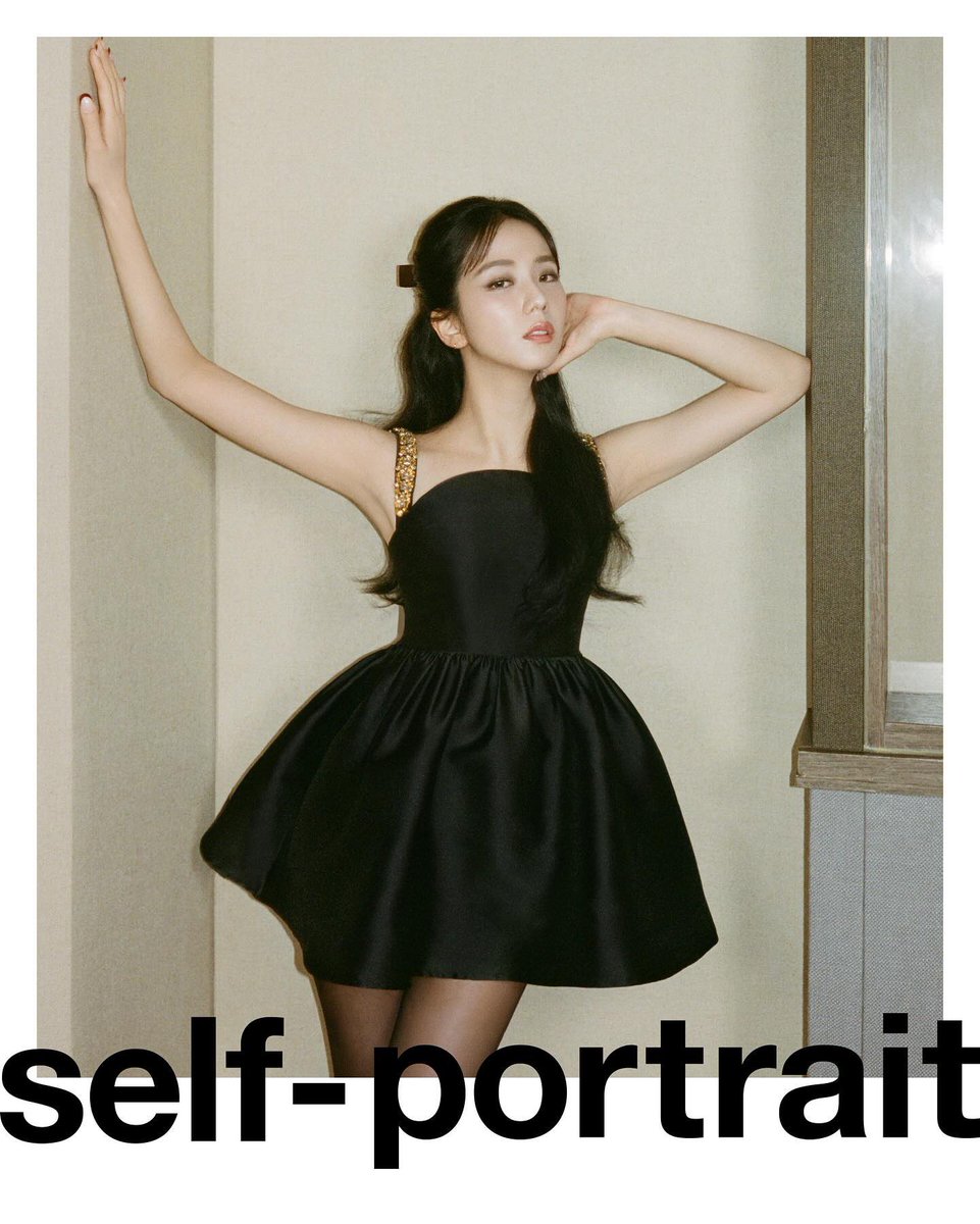 JISOO is the face of Self-portrait prefall 2024 campaign.

The brand will host a series of installations and pop-ups, bringing the campaign setting to life in Seoul and London.