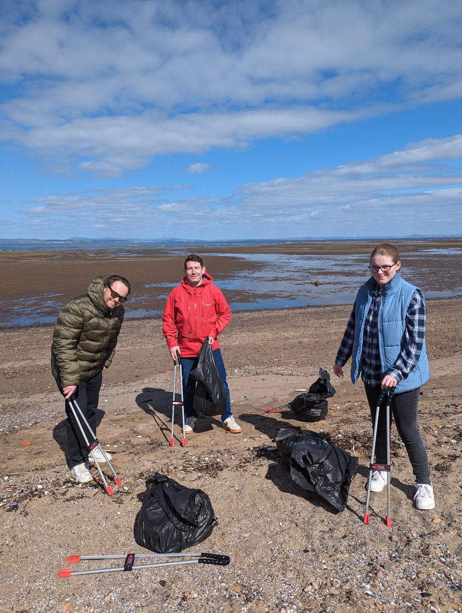 Just completed the 1st session of our annual litter pick, which is part of our wider #NetZero plans ♻️ The 1st session was at #Musselburgh Beach, where many bags were filled! A special thanks to Scott from @MusselburghAP & @ConnectedComEL for joining our staff & young people 🤝