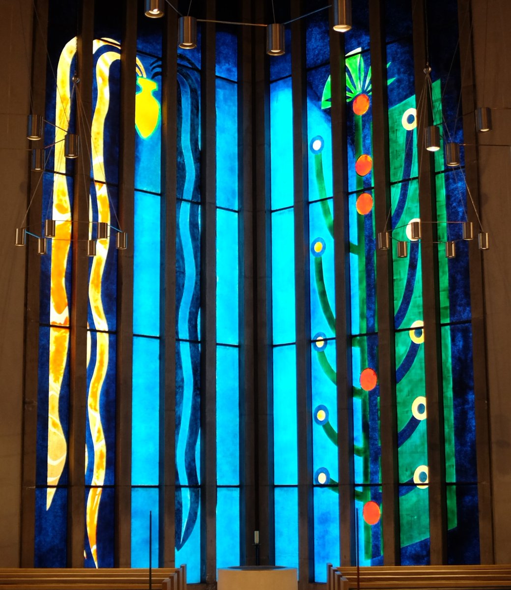 Bristol All Saints Clifton 1962-67 West window by John Piper representing River of Life and Tree of Life. Translucent fibreglass panels built up in situ. Quite different effect from stained glass. Apparently crackles during services. 📸: my own #WindowsOnWednesday