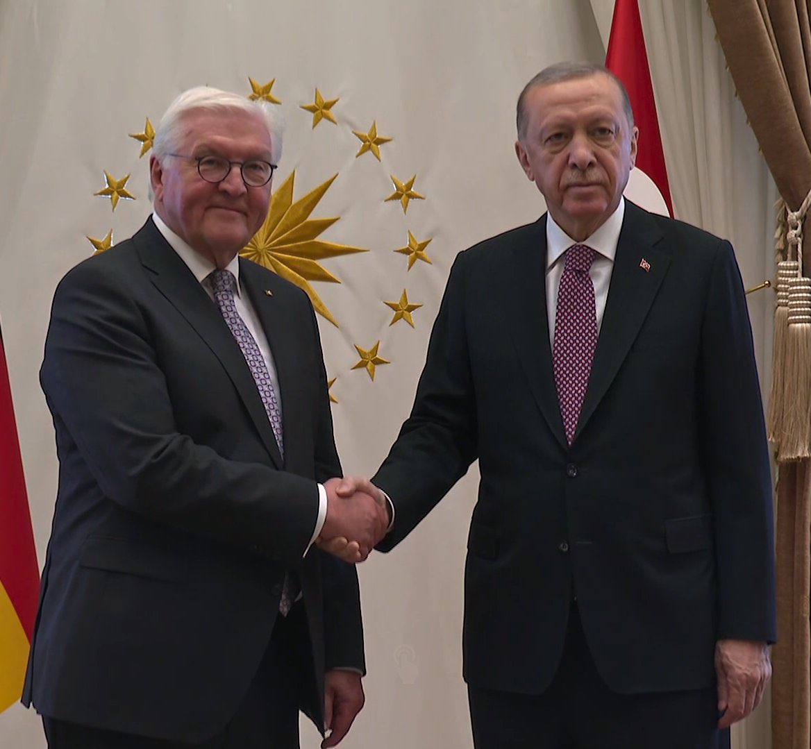 Cumhurbaşkanı Erdoğan ve Almanya Cumhurbaşkanı Steinmeier bir araya geldi.