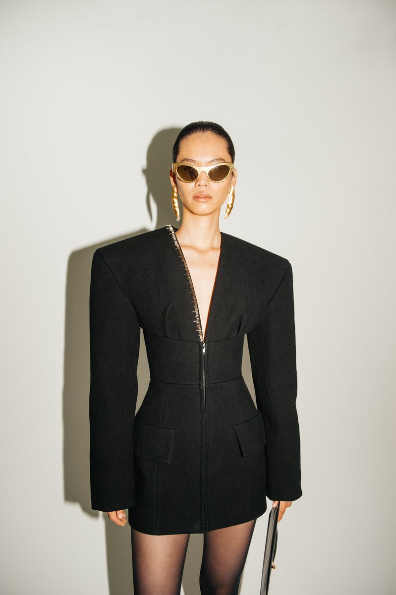 SCHIAPARELLI TAILORING
Xia Yuancen in Ready-to-Wear SS24 by #DanielRoseberry. 

Now available at 
21 place Vendôme, Paris
@Harrods, London
@Bergdorfs, New York
@neimanmarcus, Dallas and Los Angeles. 

#Schiaparelli