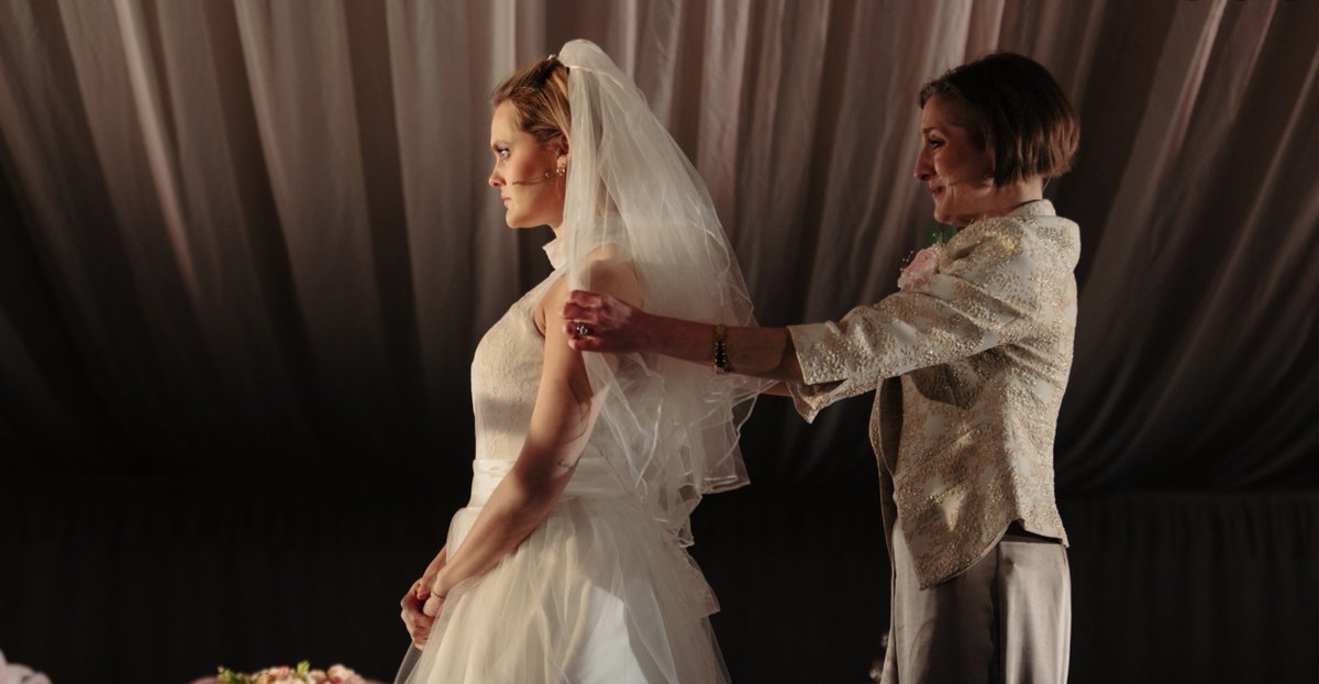 #THEATRE #REVIEW Baby, He Loves You <a href="/MiddleChildHull/">Middle Child</a> "Forget the wedding of the year, this is the wedding of the century" ⭐⭐⭐⭐⭐thereviewshub.com/baby-he-loves-…  #Hull
