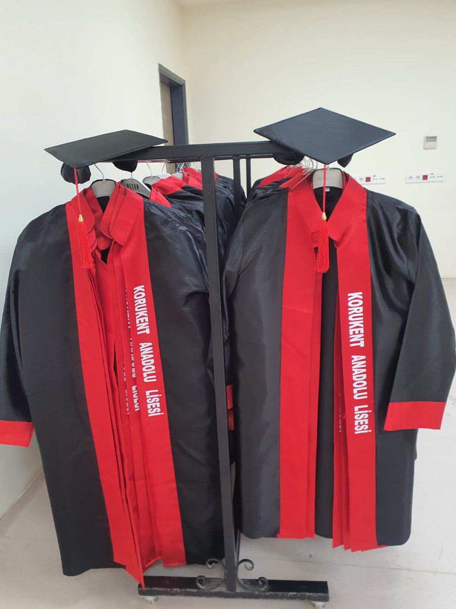 Okulumuzun mezuniyet töreni hazırlıkları tüm hızıyla devam ediyor. Kep ve cübbelerimiz geldi.

<a href="/fazilet_durmus/">Fazilet Öğretmen 🇹🇷</a> <a href="/BaykalBasdemir/">Baykal BAŞDEMİR</a> <a href="/kutlutekinbas/">Kutlutekin BAŞ</a> <a href="/OguzhanTulucu/">Oğuzhan TÜLÜCÜ</a> <a href="/CiceYusuf/">Yusuf CİCE</a> 
<a href="/hakanguricin/">HakanGüriçin</a> <a href="/SelimOnay5/">Selim Onay</a> <a href="/toroslarmem/">Toroslar İlçe Milli Eğitim Müdürlüğü</a>