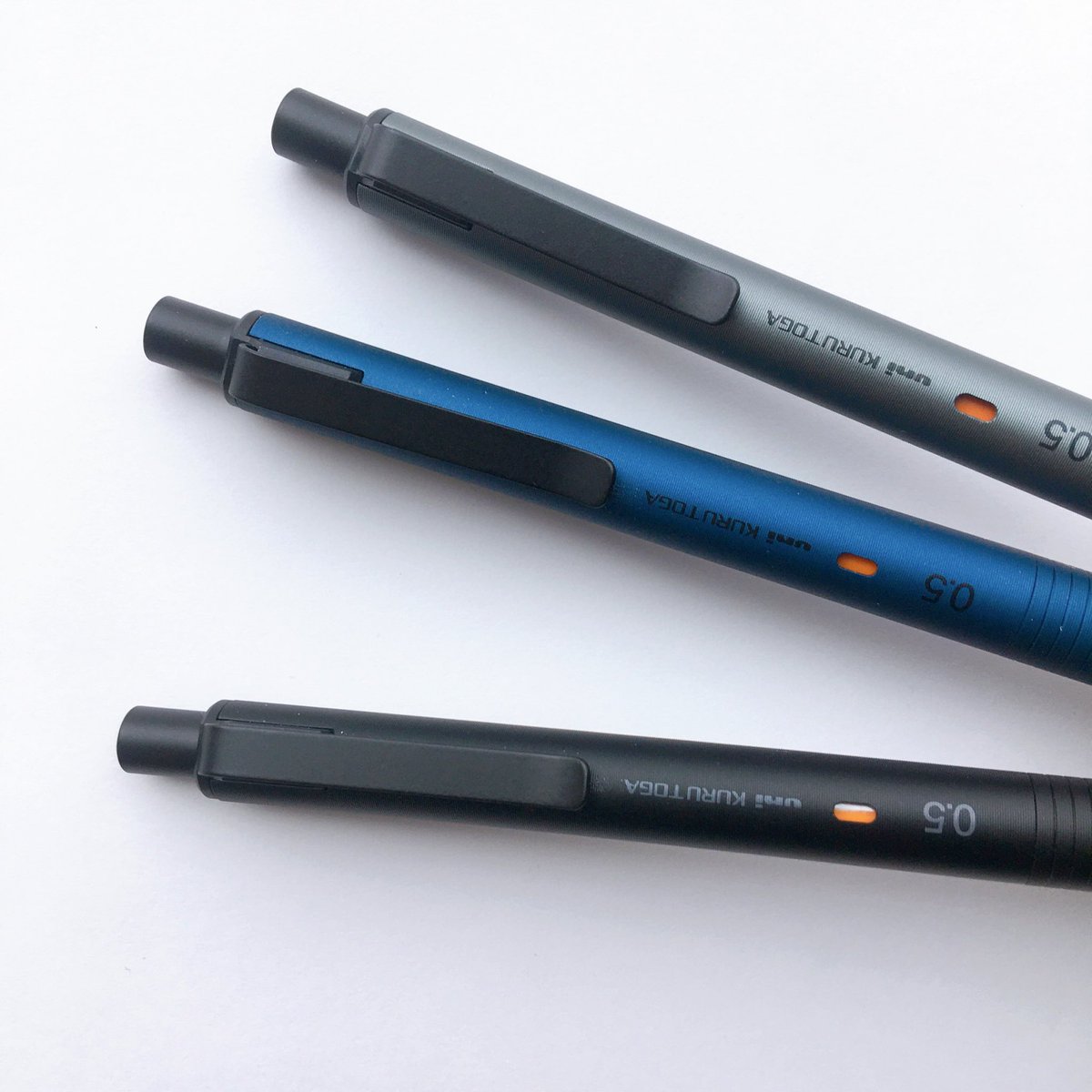 アキスススクルトガメタル青黒檀 アキスススクルトガメタル青黒檀 芯が回ってトガりつづけるシャープペンの