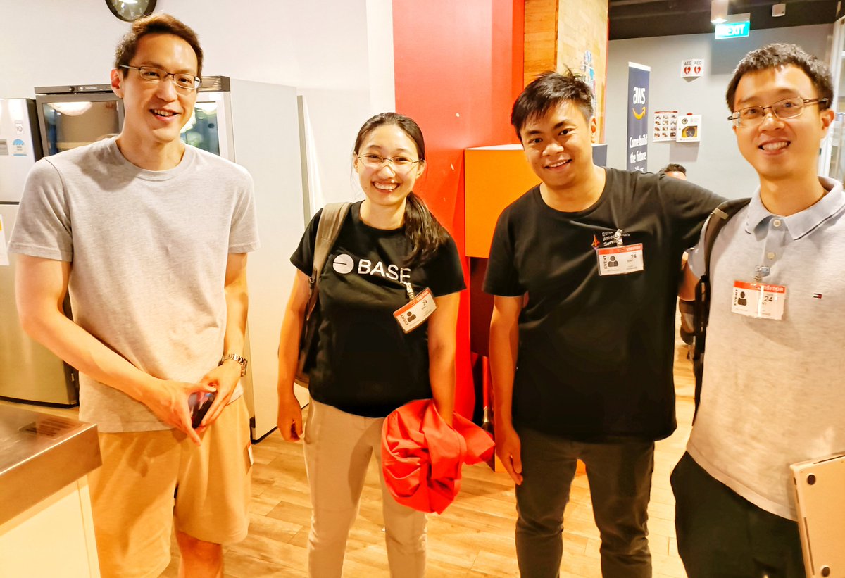 sianjon's tweet image. .@Web3DevC talking about #EIP4844 thanks for hosting Amazon.