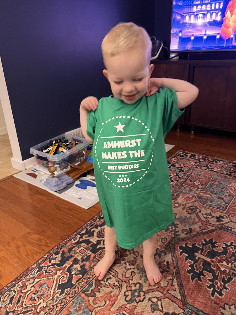 MsNikkiWeaver's tweet photo. There is STILL TIME to register for the Best Buddies Friendship Walk on Sun. 4/28! 
https://t.co/LtbMaJrYf5
Team:  Amherst Best Buddies
No cost or donation needed to join our Amherst 120+ walkers. Weather looks perfect for a morning at Crocker Park!
💚💛💚💛 https://t.co/krWDMKzaFp