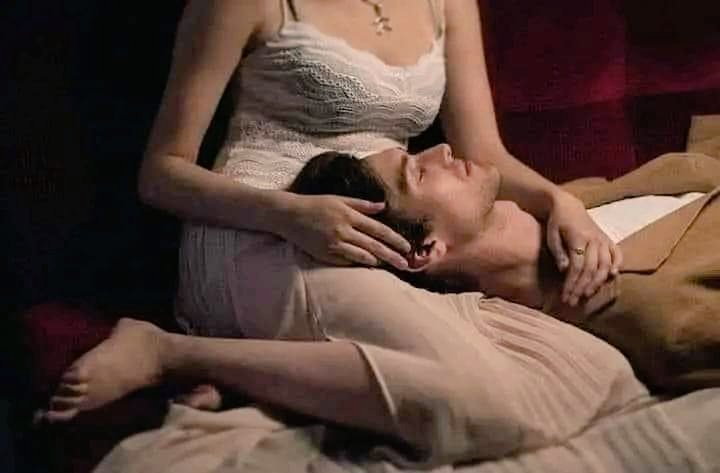 میری جاناں کی نظر شعر ہے،👇

مجھے تم سے ایک  ملاقات  کرنی ہے ،😍
 تیری گود میں سر رکھ کر دل کی بات کرنی ہے،❤
