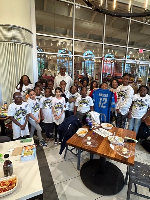 WileyElemGSO's tweet photo. The 5th graders are genuinely enjoying their time in Michigan! https://t.co/KkLJwIaH9W