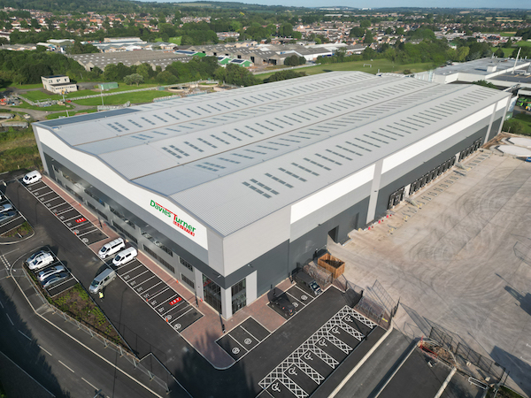 TNHaulage's tweet photo. Davies Turner makes it ‘7UP’ with another major logistics hub.

Davies Turner, the UK’s leading independent freight forwarding and logistics company, has opened its latest logistics ful...

Check out the full story 👉 https://t.co/DfrrGSfQGT (@TransportMonth)

#haulage #logistics https://t.co/y4zScVvl7p