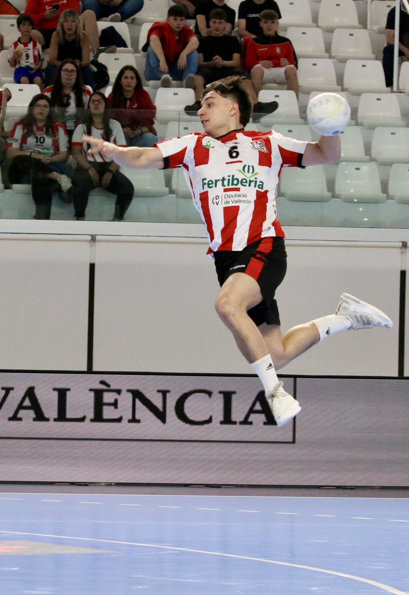 ❤️🤍 El Fertiberia buscará puntuar contra Huesca 📆 sábado 27/04 ⏰17:30 h 📍Pabellón Municipal de Port de Sagunt. ▶️Los de Malla enfrentan uno de los 3 últimos partidos en casa con la intención de sumar y no terminar últimos en la clasificación. 📝cbmpuertosagunto.com/el-fertiberia-…