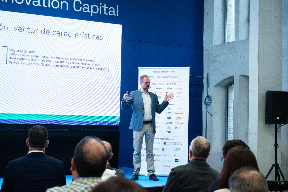 👉¡Continúan las ponencias en la #SI2024! ➡️Rafael Molina-Carmona, vicerrector de Transformación Digital de la @UA_Universidad, ha hablado del Proyecto KhipuLearn, alineado con la autonomía, la personalización, adaptabilidad y con el hecho de estar dirigido por el profesor.