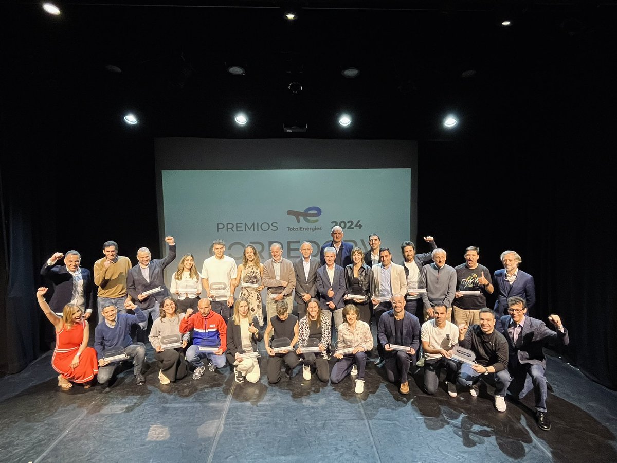 😍📸 Foto de familia de esta edición 2024 de los @TotalEnergiesES Premios Corredor. Muchísimas gracias a todos los que habéis estado en los Teatros Luchana esta mañana. #CORREDOR\ #TotalEnergiesPremiosCorredor