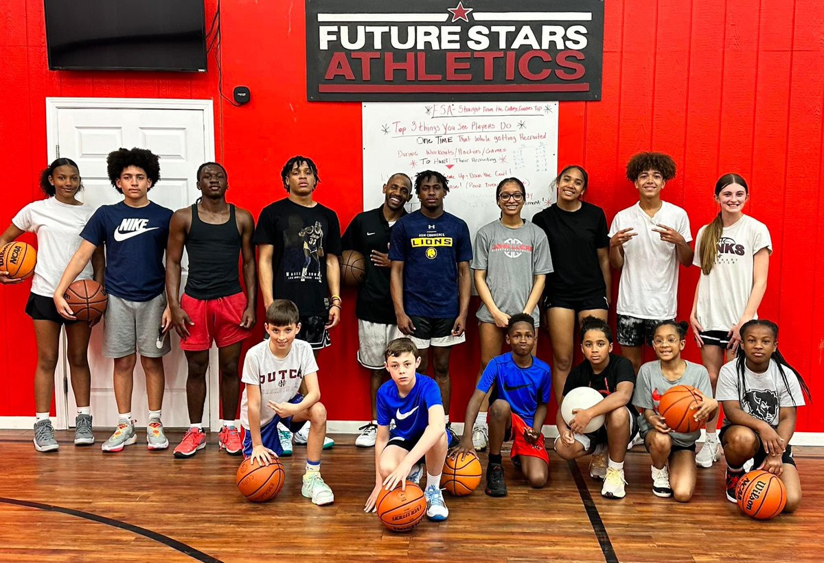 FutureStars_Ok's tweet photo. 🏀Full-Time🏀
🏀High Level Training🏀
1️⃣ of Oklahoma’s
Premier Training Facilities
✔️Certified Results
✔️Certified Instruction
✔️College Connections
✔️ Elite Camp Info/Dates
✔️ College Prep Info
#IngredientsForA⭐️ #Athlete⭐️ https://t.co/ihEucSPhTn