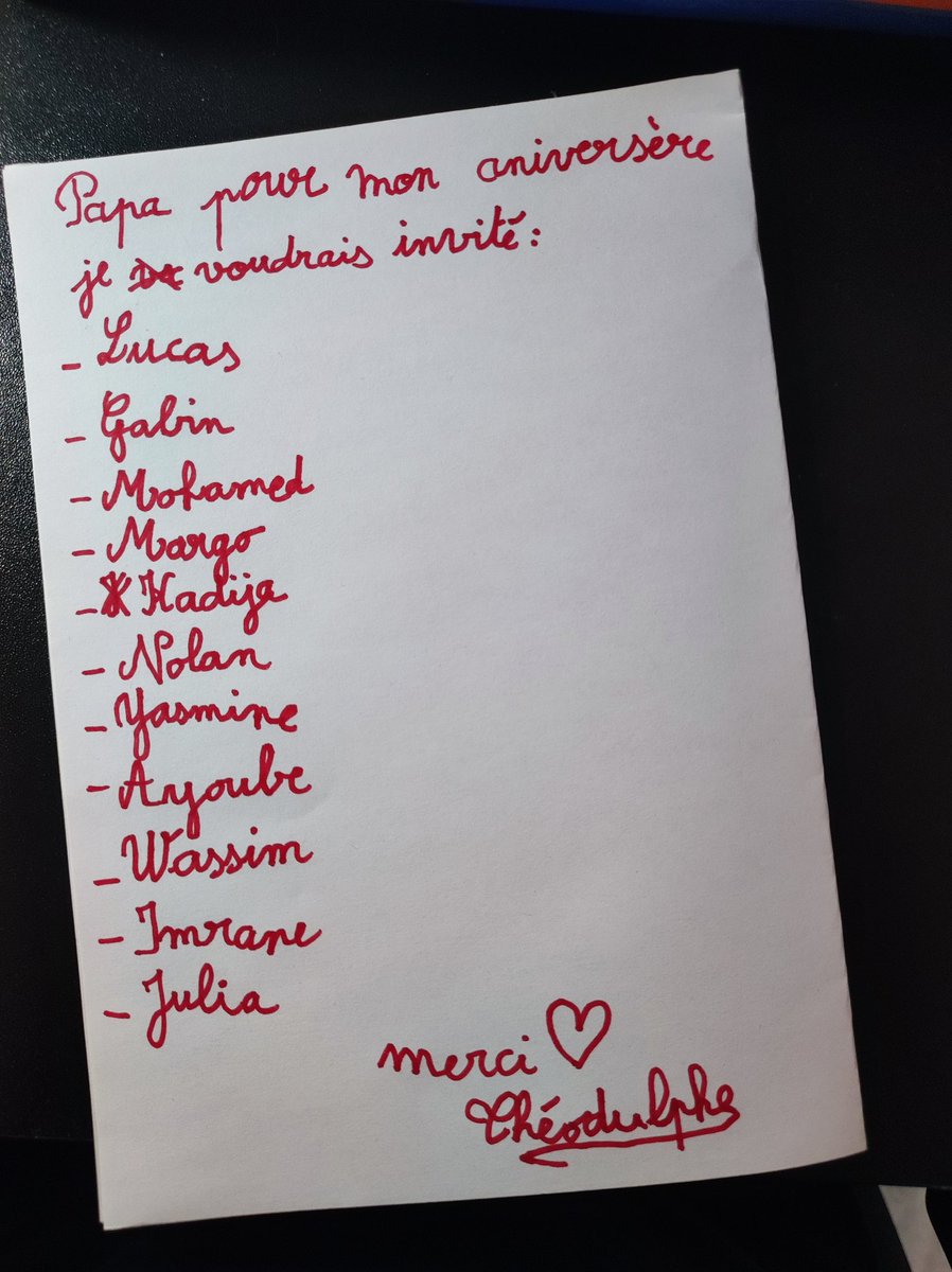 JohnnyBaudelai2's tweet photo. Mon loulou Théodulphe (7 ans) qui me demande s'il peut inviter des amis pour son "aniversère"😊 Trop mignon❤️ Malheureusement, sa mère et moi avons décidé de limiter le nombre d'invités, car nous n'avons que peu de place dans notre maison de campagne😊 J'espère qu'il comprendra🙏 https://t.co/YSYuQ4GHE4