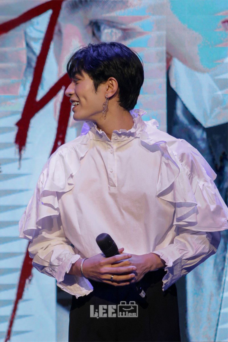 LeettlesOFC's tweet photo. [040524]
RE:3 @6ENSEofficial Debut Showcase, Music Museum

Heard y'all miss #LEE. Here's some shots from @FilmsNClouds to ease our yearning. 🐯✨

#6ENSE #6ENSE_HUG
#6ENSEDEBUT #ESENSE
#HUG #HUGby6ENSE
#6ENSE_LEE #LEEttles https://t.co/PbflMvIDzE