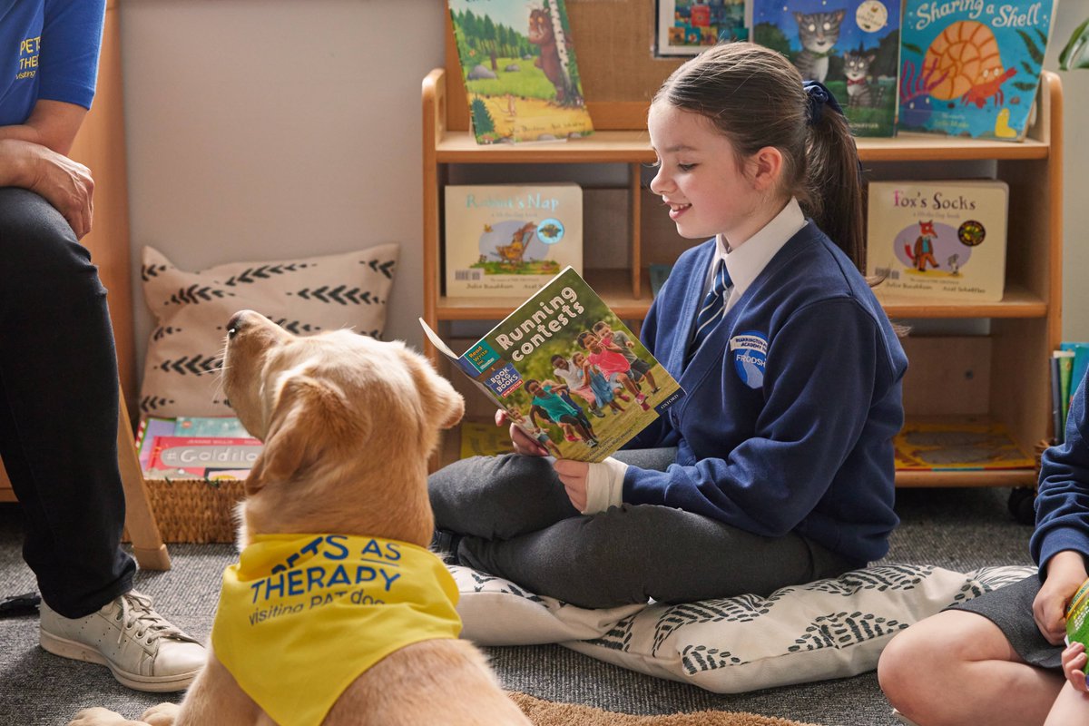 PetsAsTherapyUK's tweet photo. Thanks to funding from the @petsfdtnuk, a PAT Team is helping pupils at Frodsham Primary Academy. #PATDog Opal and Suzie Dickens support children with special needs and disabilities – and the school has seen a marked improvement in their reading skills. https://t.co/5GuCXpYNDP https://t.co/E311zTWcBx