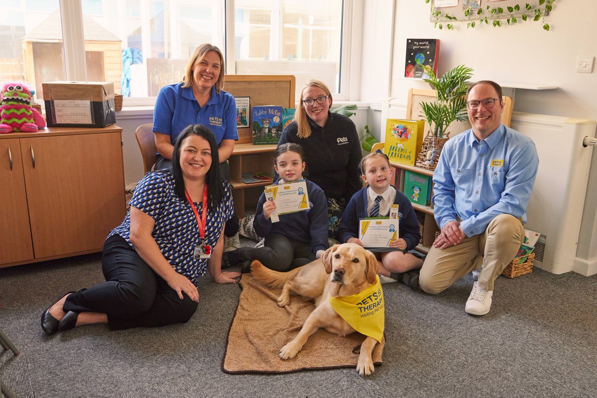 PetsAsTherapyUK's tweet photo. Thanks to funding from the @petsfdtnuk, a PAT Team is helping pupils at Frodsham Primary Academy. #PATDog Opal and Suzie Dickens support children with special needs and disabilities – and the school has seen a marked improvement in their reading skills. https://t.co/5GuCXpYNDP https://t.co/E311zTWcBx