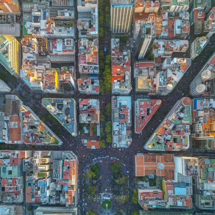 itoizjp's tweet photo. Buenos Aires, Mendoza, Córdoba, Santa Fé, Mar del Plata y muchas más ciudades del interior del país dijeron que la educación pública no se toca. 
No la vieron!!
#YoFui 
#MarchaFederalUniversitaria https://t.co/XfXvG3q2X9