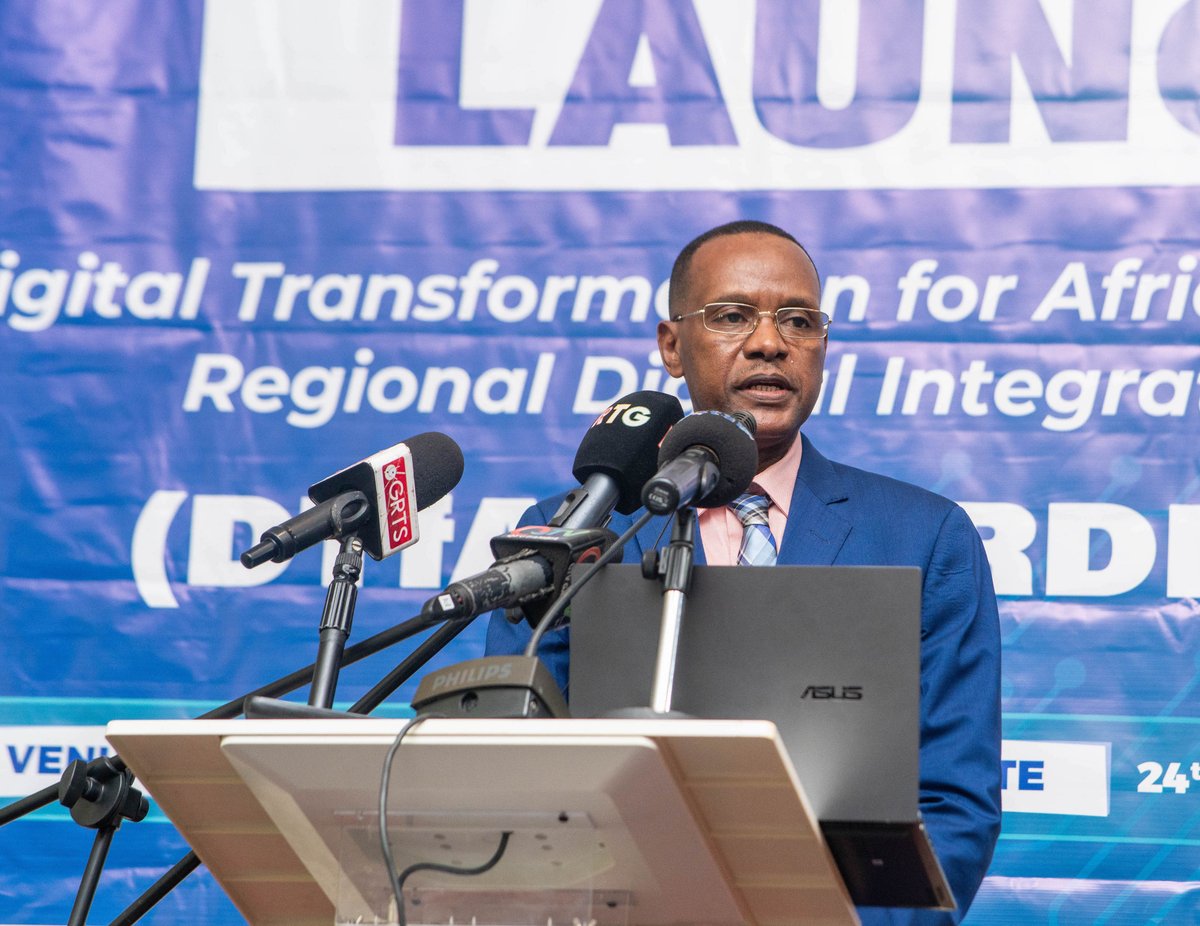 RealSmartAfrica's tweet photo. “There will be no development without sustainability and there will be no sustainability without #digitaltransformation and there will be no #digital transformation without #connectivity, thus this #WARDIP project means a lot to us ,” Hon. Ousman Bah, Minister of @MoCDE_Gambia https://t.co/dMpEKzdpqF