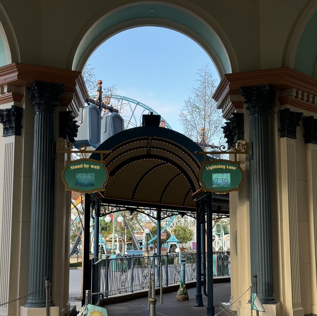 ScottGustin's tweet photo. The Lightning Lane touch points and digital wait signs are now in use at The Little Mermaid ~ Ariel's Undersea Adventure at Disney California Adventure Park. https://t.co/dW3qf01NNz
