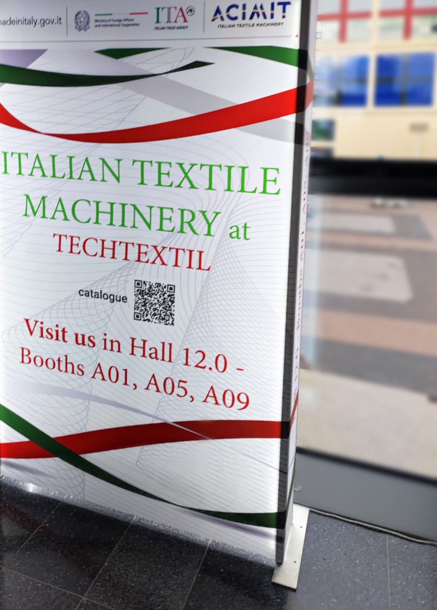 ACIMIT_info's tweet image. Day 2 at #Techtextil2024!
Thanks to Italian consul Massimo Darchini and ITA Trade Commissioner in Berlin Ferdinando Fiore for visiting us in the Italian pavilion!