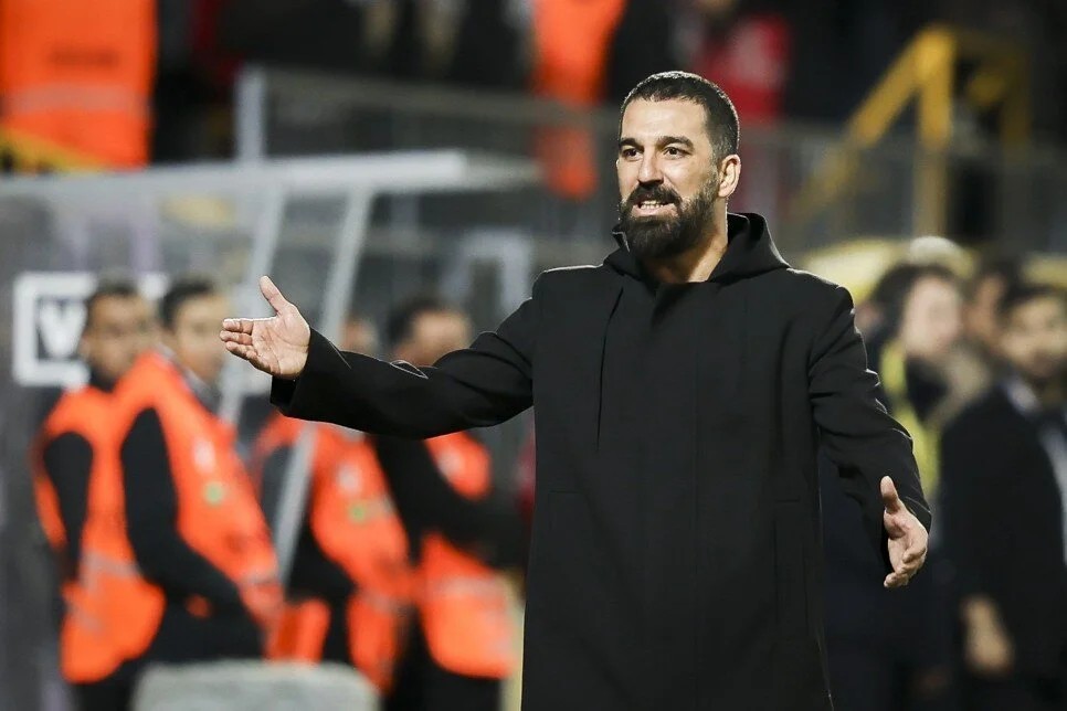 - Teknik direktör olarak idolün Simeone mi?

Arda Turan: 'Simeone beni her anlamda çok etkiledi. Ancak idolüm Fatih Terim ve Luis Enrique diyebilirim.'

[La Gazetta Dello Sport]