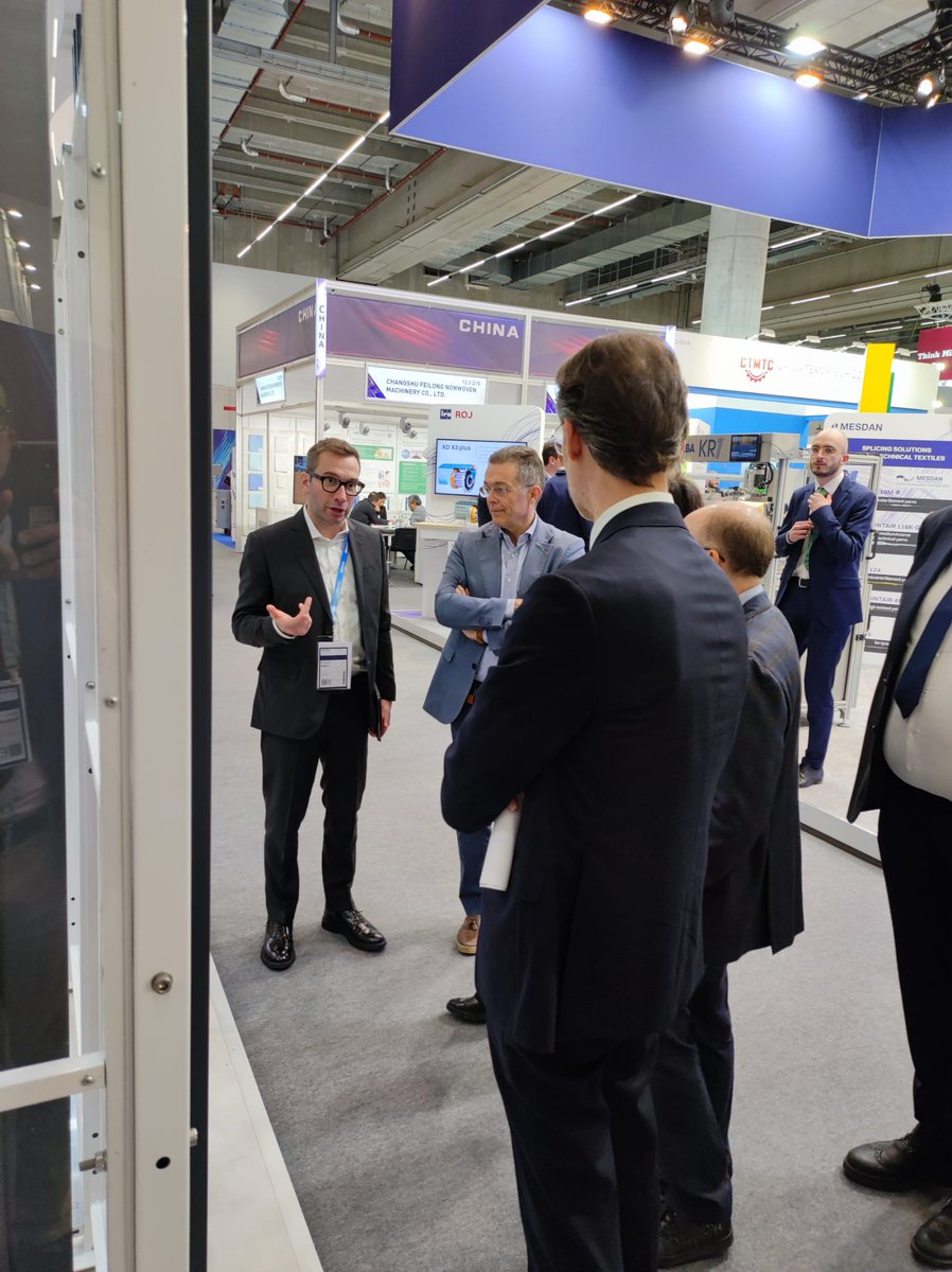 ACIMIT_info's tweet image. Day 2 at #Techtextil2024!
Thanks to Italian consul Massimo Darchini and ITA Trade Commissioner in Berlin Ferdinando Fiore for visiting us in the Italian pavilion!