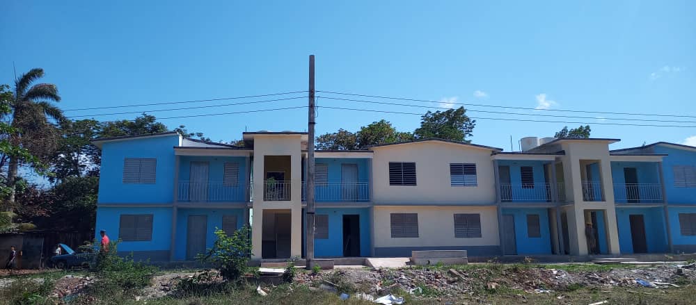 #GenteQueLePoneElAlma  y la Empresa Constructora Integral No.3 trabaja en la terminación de varias viviendas en el Reparto Costa Azul con la búsqueda de alternativas y varias producciones locales. #RevolucionEsConstruir #SiSePuedeCuba #MoaTrabajayEnaltece #JuntosPodemos