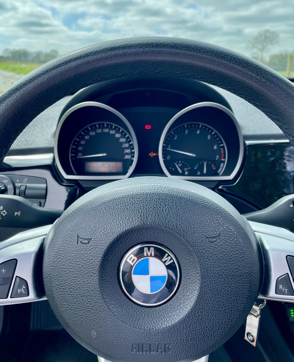 LAB_Officiel's tweet photo. J’ai adoré cette voiture. Sobre, élégante et intemporelle avec un caractère très BMW. Ça marche, c’est fun et c’est fiable. Roulant 1/3 du plein au SP98, ma consommation mixte tournait à 8.5L/100km environ. 
•
#bmwfrance @BMWGroupFrance https://t.co/ztalXKSug6