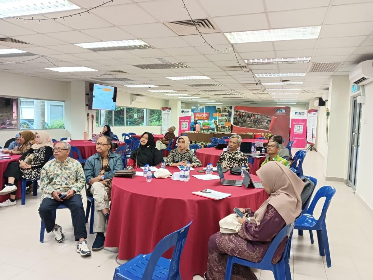 IPTK_UTeM's tweet photo. 24 April 2024 (Rabu) :- Sekitar “Bengkel Penerbitan Jurnal Padanan UTeM dan UPNVY Indonesia” / “UTeM - UPNVY Indonesia Matching Journal Publishing Workshop” bertempat di Bilik Kuliah 5, Sekolah Pengajian Siswazah (SPS), UTeM… https://t.co/eh8dxSWat6
