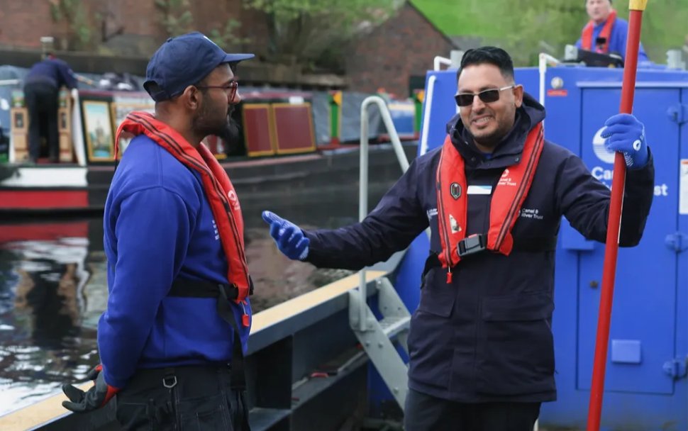 Watch Narrow Escapes on @Channel4 ow.ly/KVWh50RmSC8 Enjoy this brand new series starting on Monday 29th April at 4pm and learn more about how we keep canals alive. #KeepCanalsAlive