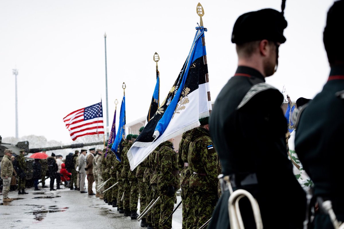 Throughout April, the FLF(E) BG @Natobgest & @FrForcesEstonia supported the Estonian Defence Force & League @Kaitsevagi to celebrate Veterans month. This included charity events, wearing the hepatica flower and a Veteran's Parade to honour the fallen #stongertogether #wearenato