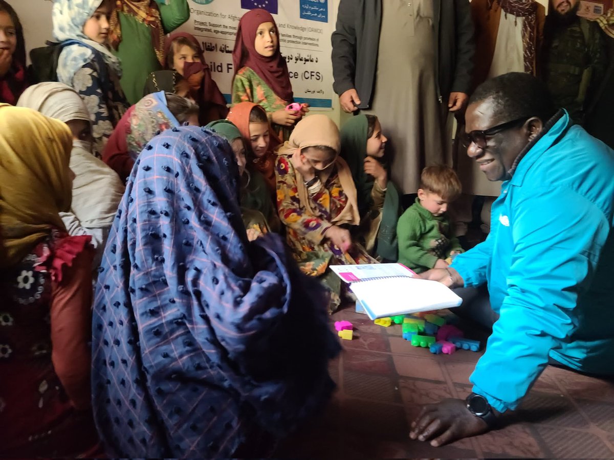 ikconteh1's tweet photo. I met Fatima, a 9 years old, in a CFS in Nuristan, a province that was neglected for over 20 yrs. She gave an account of the robust changes brought by @UNICEFAfg in their communities in the last 2 years. Many thanks to ECHO, WB, and other partners for supporting the change effort https://t.co/zoLNQtQtPN