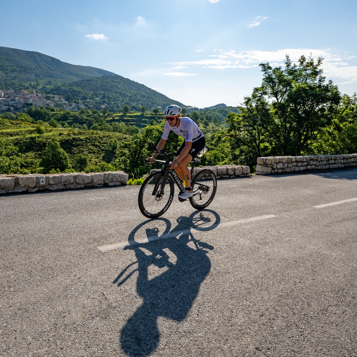 If you love a scenic and challenging race, join us on 30 June for Challenge Cagnes-sur-Mer. You will swim 1.9km at Hippodrome Beach, bike 96km through the hills, and run 21.1km along the beautiful coastline. See you at the start line! #wearetriathlon