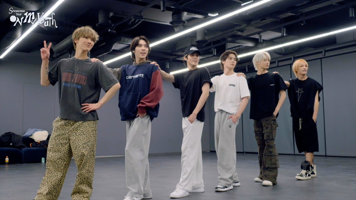 'INVINCIBLE (极限)' Dance Practice Behind | WayV Showcase Tour 'On My Youth' Behind Ep.2 youtu.be/ZrczBEln3Bs #WayV #威神V #INVINCIBLE #极限 #OnMyYouth #遗憾效应 #WayV_OnMyYouth #WayV_OnMyYouth_遗憾效应 #ShowcaseTour #DancePractice #Behind