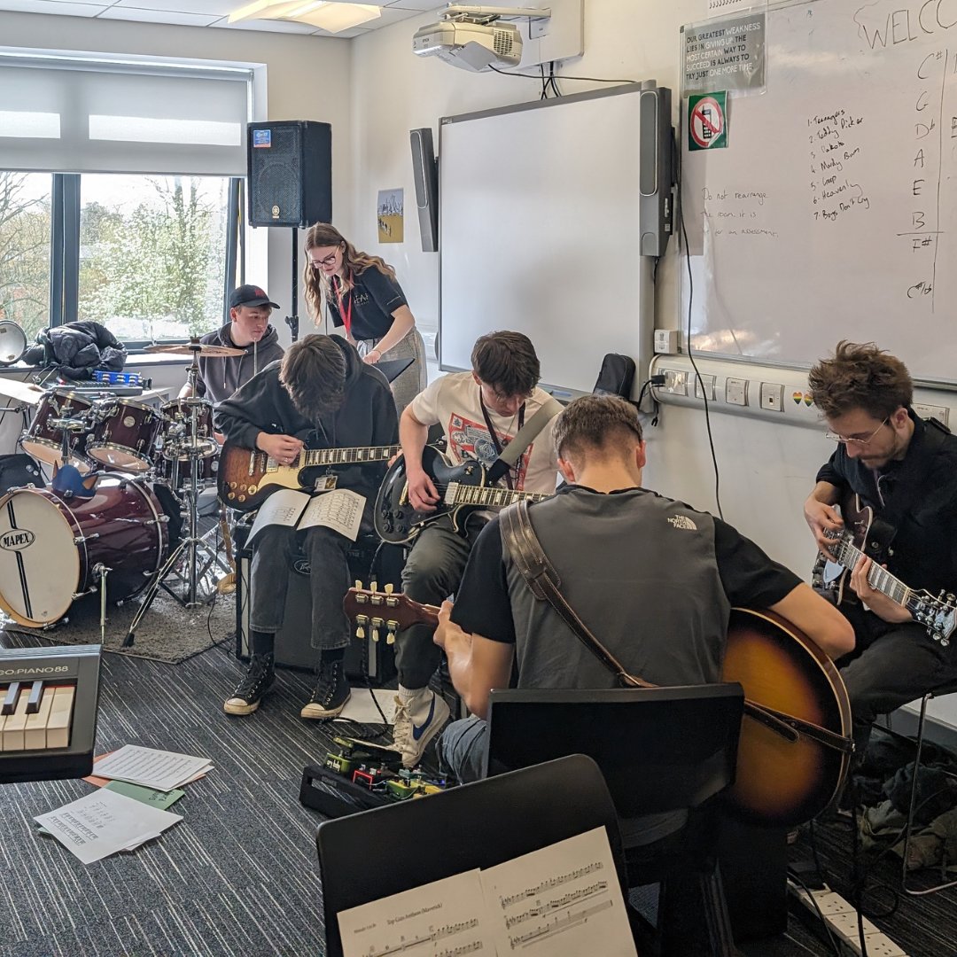 Our 1st & 2nd Year Music Performance and Technology students recently had an incredible session collaborating with RBC (Royal Birmingham Conservatoire), thanks to Leicestershire Music Hub. 🎼 🥁