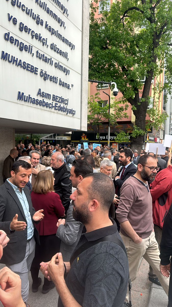 Ankara Odası onca işimizi birakip bizde oradaydık, iş yükünden angaryalardan bıçak sırtına dayandık, yetistiremiyoruz,taleplerimizin gerçekleşmesi dilegiyle✌️
#MuhasebeYanginYeri 
#muhasebe_nazb