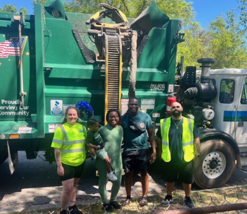 Waste_Pro_USA's tweet photo. ๐๐๐ We love celebrating special occasions! One of our Pro-Buddies birthday wishes was a visit from his favorite Waste Pros. Thank you for sharing your special day with us!
#WasteProBirthdayBuddy #FutureWastePro #GarbageFan #CaringForOurCommunities #BiggestFan https://t.co/hCgmxRpnYl