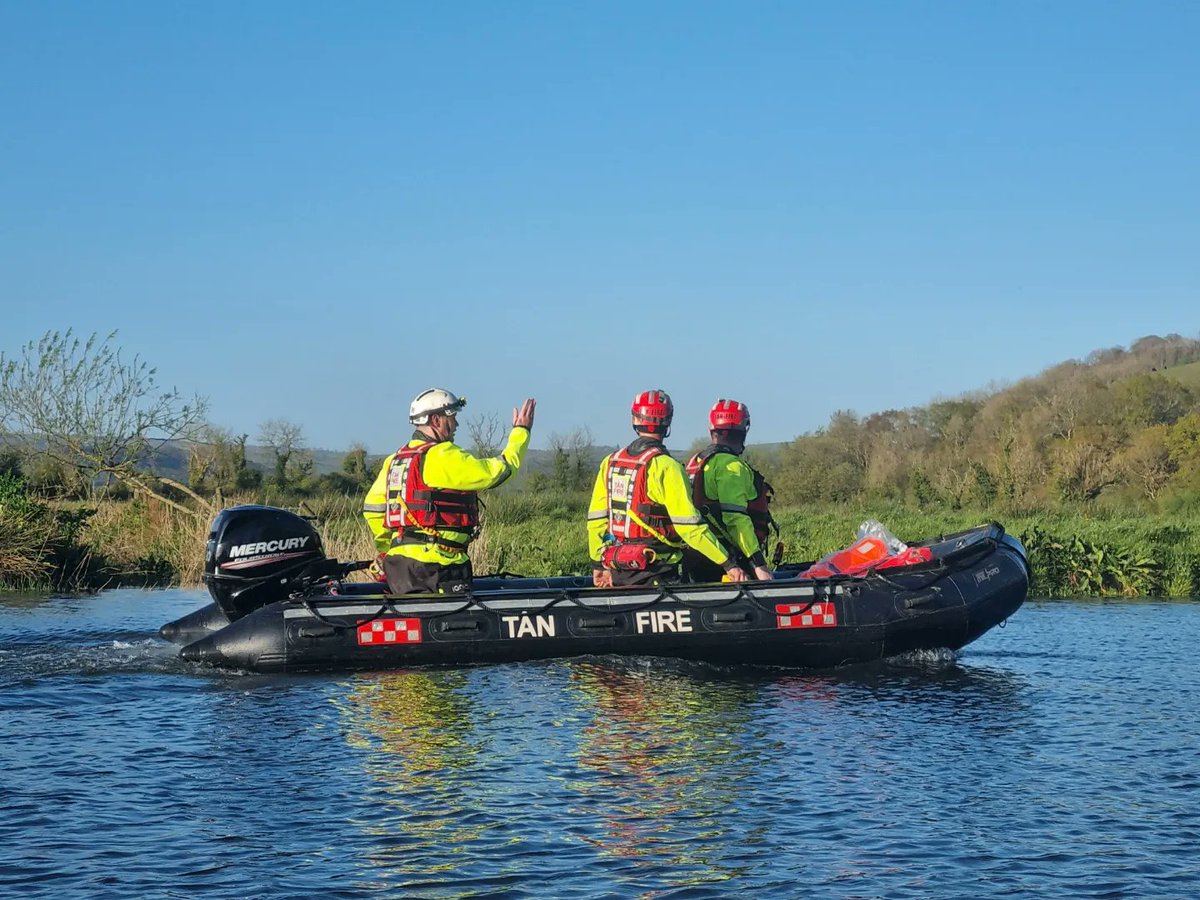 HWestFire's tweet photo. Yesterday, our water rescue crew joined multiple agencies in testing our joint response to spate flooding conditions during #exercisemerlin
We carried out various scenarios throughout the day, working alongside our partner agencies to resolve the incidents safely. #BeWaterAware https://t.co/MywQ8u1JuV