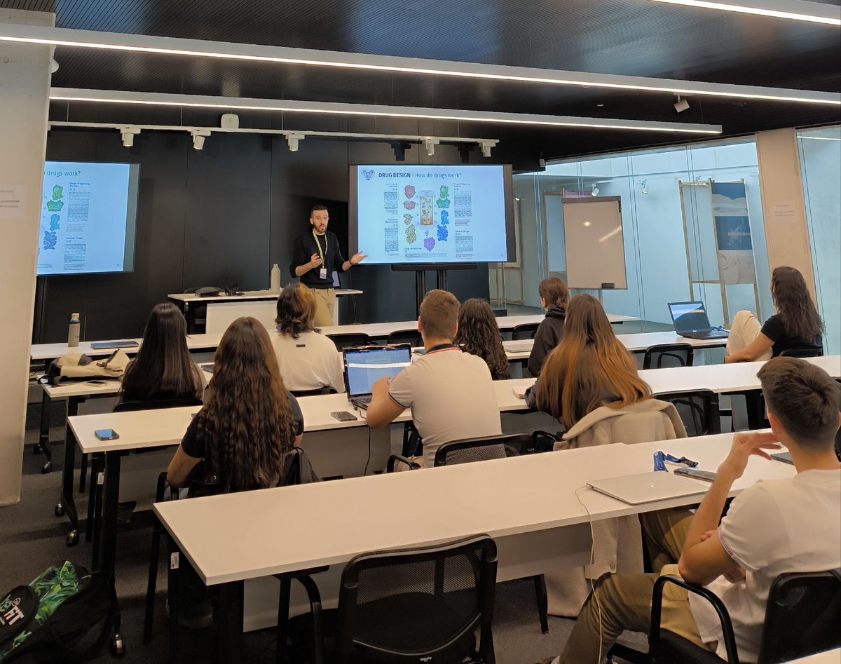 Last Saturday, @FilellaIsaac and Júlia Vilalta presented a #BojosPerLaSupercomputacio seminar (by @FCLP_Fundacio) exploring #ProteinModelling #DrugDesign with both theoretical and practical insights. Their session was truly insightful and rewarding! 🧬💊