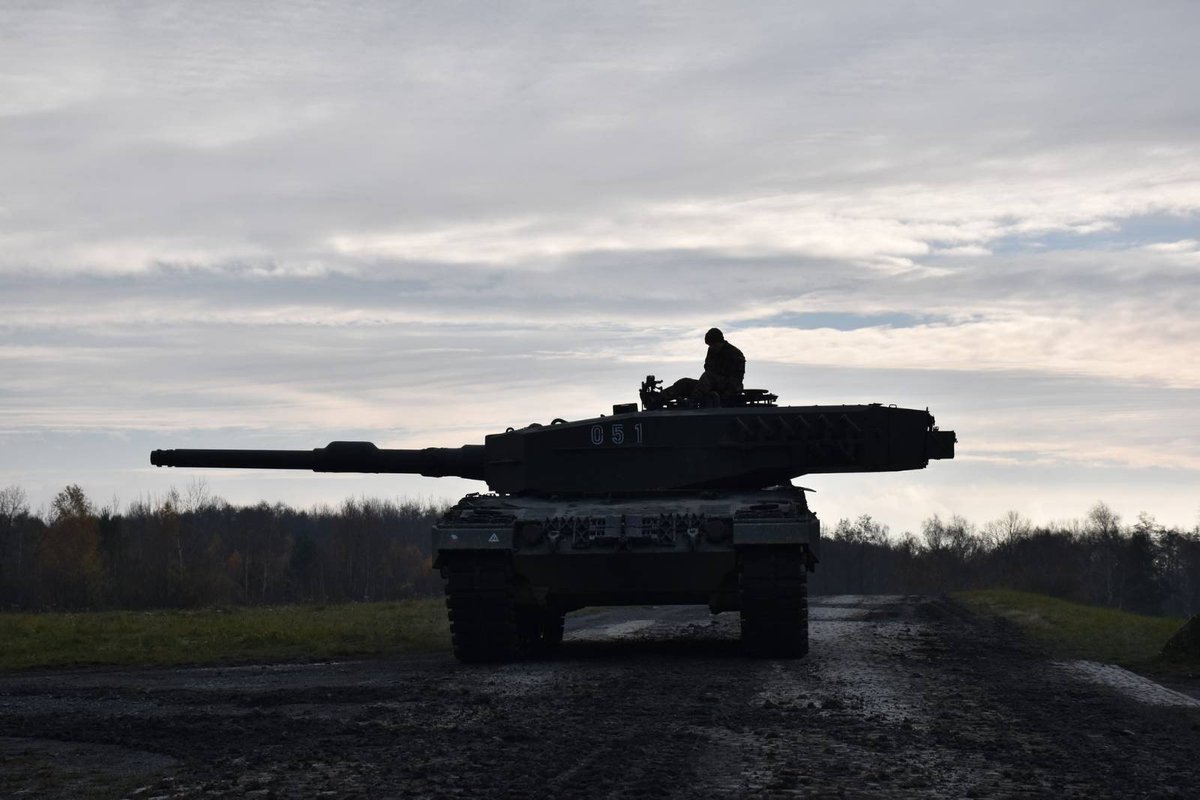 Východní tanková škola sází na počty a palebnou sílu. Slabinou je nízká ochrana osádky. Ta je pro nás jednou z hlavních priorit. Chceme spolehlivý tank napěchovaný moderní technologií, který kvalitně vycvičeným vojákům umožní vítězit a vrátit se domů. Proto pořizujeme Leopard 2.