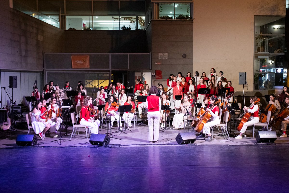 musicologyEsmuc's tweet photo. A la revista @SonogramaMGZN els alumnes del Taller d'escriptura publiquen un complet article sobre la perspectiva de gènere a l'@esmuccat. Vet-lo aquí:
https://t.co/6EBRdGr4hN
#musicologiaEsmuc #elsdillunsalTaller #GenderSounds #musicologiaesmuc #musicologia https://t.co/tcml0J5ANJ