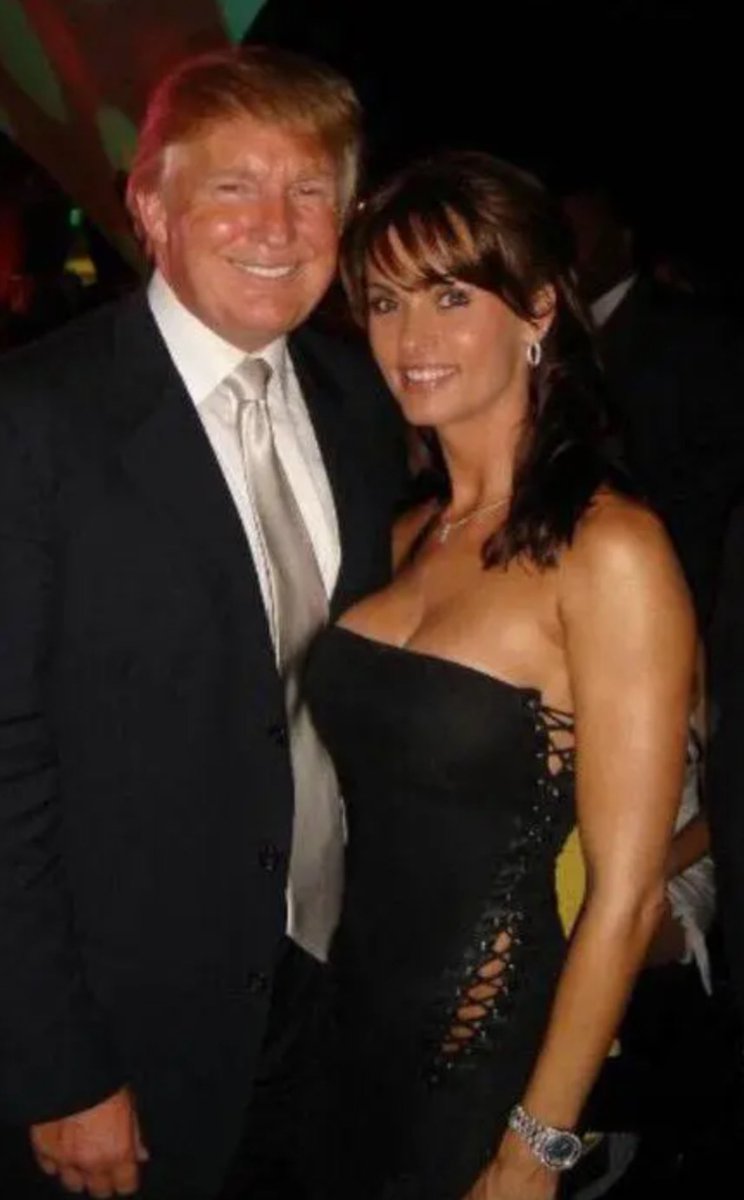 After the explosive testimony from David Pecker yesterday, Donald brought @melaniatrump out for a fancy dinner at one of the most exclusive restaurants in New York and said he was sorry that she was hurt by the lies she heard about his behavior. True love. World’s Best Husband!