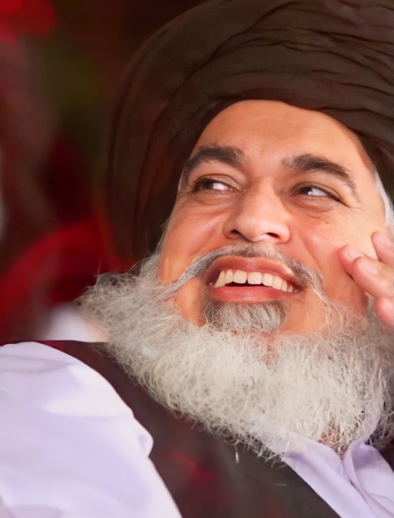 lover_tlp72362's tweet photo. *اپنی جان بهی وار دو نظرانے میں.....!🥰🫶🩵*

*کوئی مانگے جو مجھ سے میرے مرشد کا صدقہ.....!🥹🥀🤍*
#EarthDay https://t.co/2uDhFLFMx4