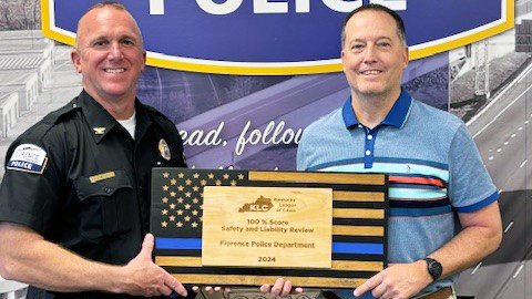 We commend the @FlorenceKYPD for its exceptional achievement in attaining a 100% score on its recent KLC Safety & Liability Review. The accomplishment reflects the dept's commitment to professional standards & safety. Kudos to Chief Mallery, the city's officers & staff. 🎖️👮‍♂️👮‍♀️