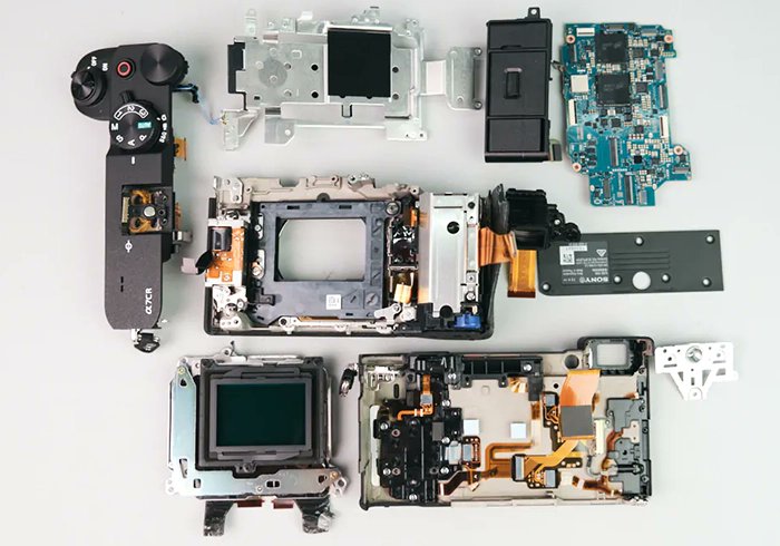 Sony A7CR Teardown by Kolarivision: Very repair friendly camera! - sonyalpharumors.com/sony-a7cr-tear…