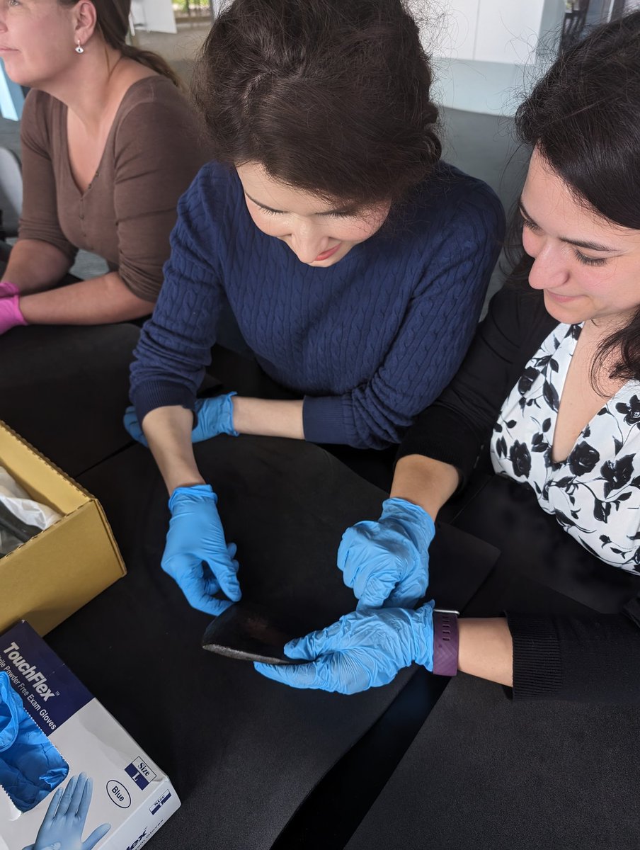 DrKenGriffin's tweet photo. Happening now. #OLCAP (@SUAncientWorld) workshop by @OdlerMartin (@ArchaeologyNCL) in collaboration with @TheEgyptCentre. An excellent opportunity for staff and students to learn more about copper alloy tools/weapons! https://t.co/rbvk5Ru8h6