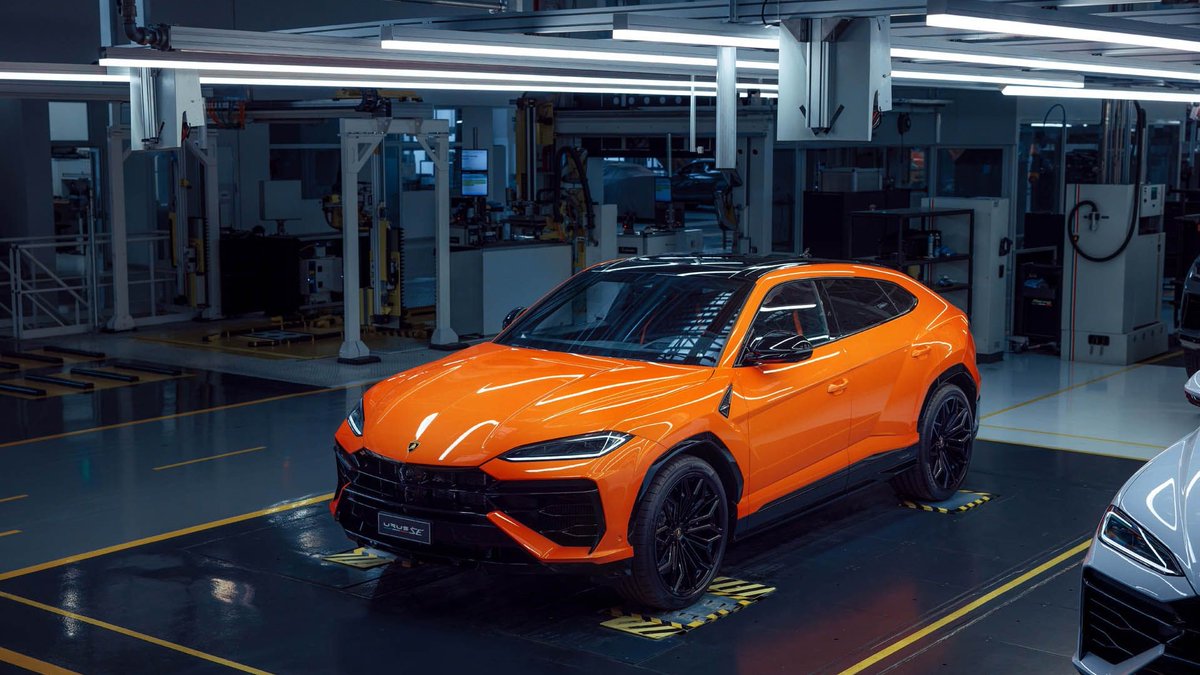 All new Urus SE hybrid with 800hp, Lambo can't miss no more!