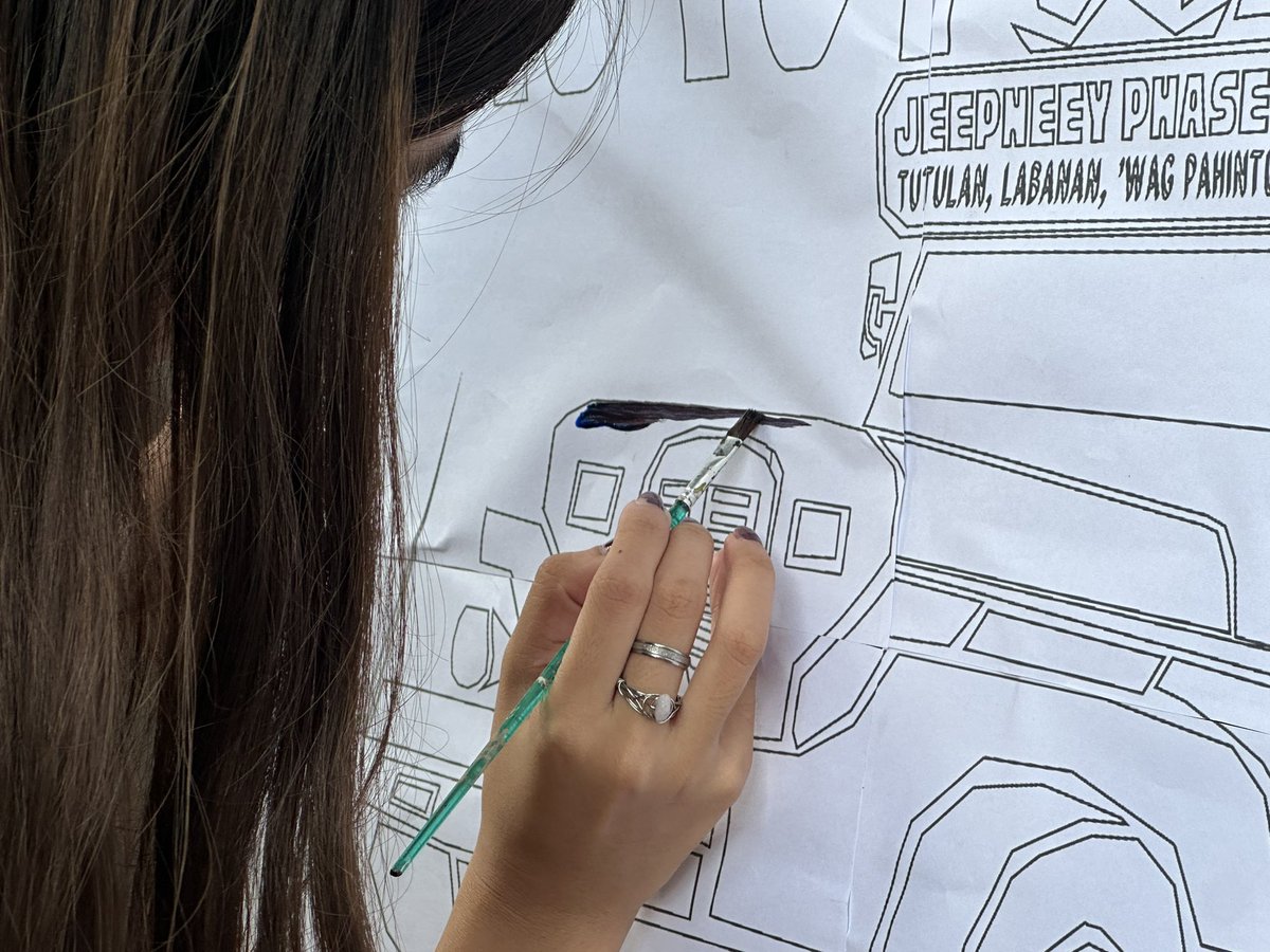 elepsbaguio's tweet image. Sa nalalapit na deadline ng Jeepney Consolidation ngayong April 30, inaanyayahan ang lahat na sumama at makiisa sa pagkukulay ng Jeepney bukas, April 25 sa Cafeteria, Alumni Lobby, at PIC. 

#NoToJeepneyPhaseout
#NoToPUVPhaseout
#NoToPUVModernizationProgram